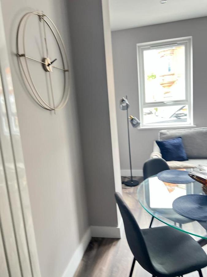 Central Belfast Modern Apartment Great Location Free Parking Exterior foto